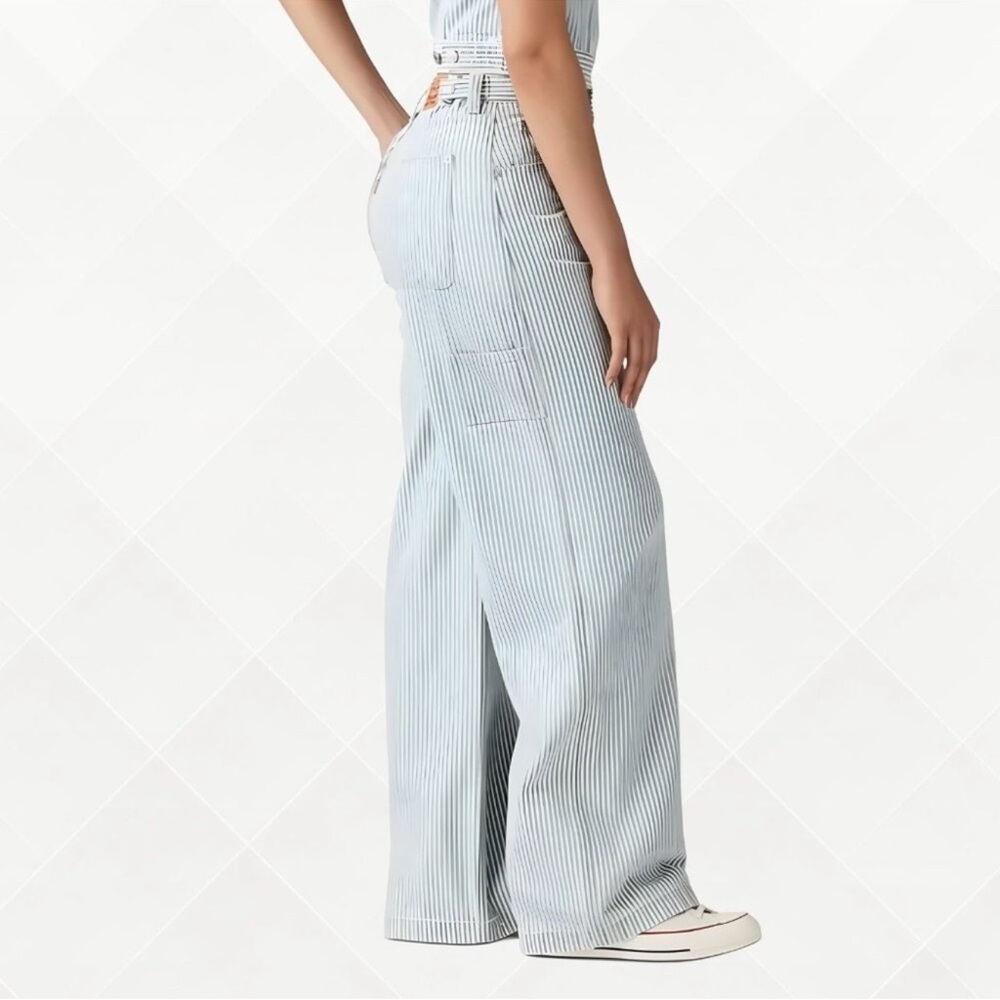 Striped Blue Women's Levi’s cinch baggy 34x31 Jeans